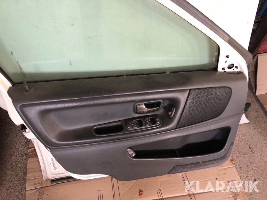 Volvo V70 höger framdörr